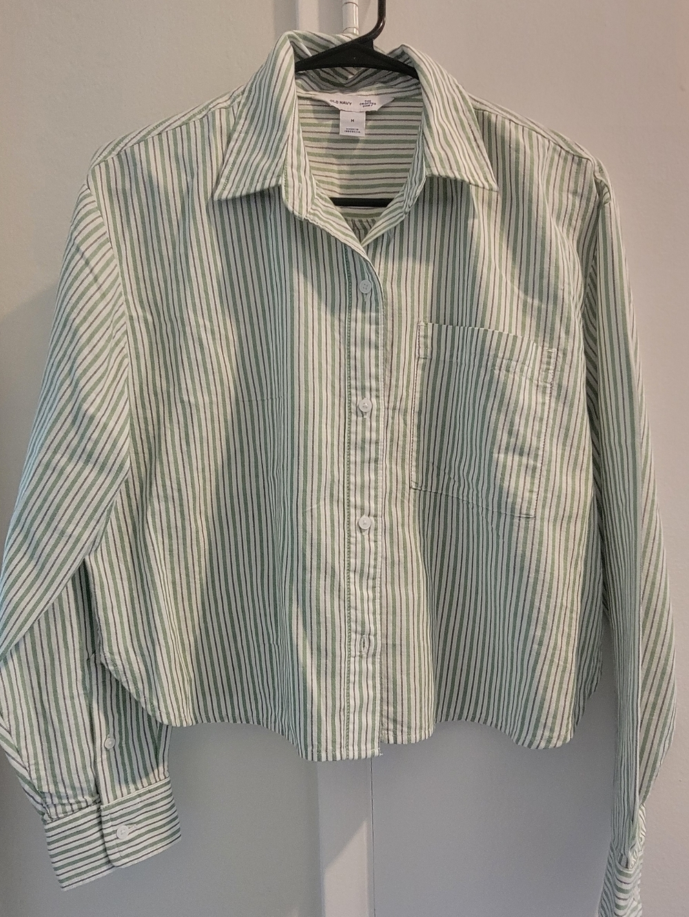 Old Navy Light Green Striped Button-Up Shirt M